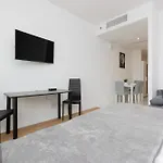 Ξενοδοχείο με διαμερίσματα Wola Business Kasprzaka By Renters 4*